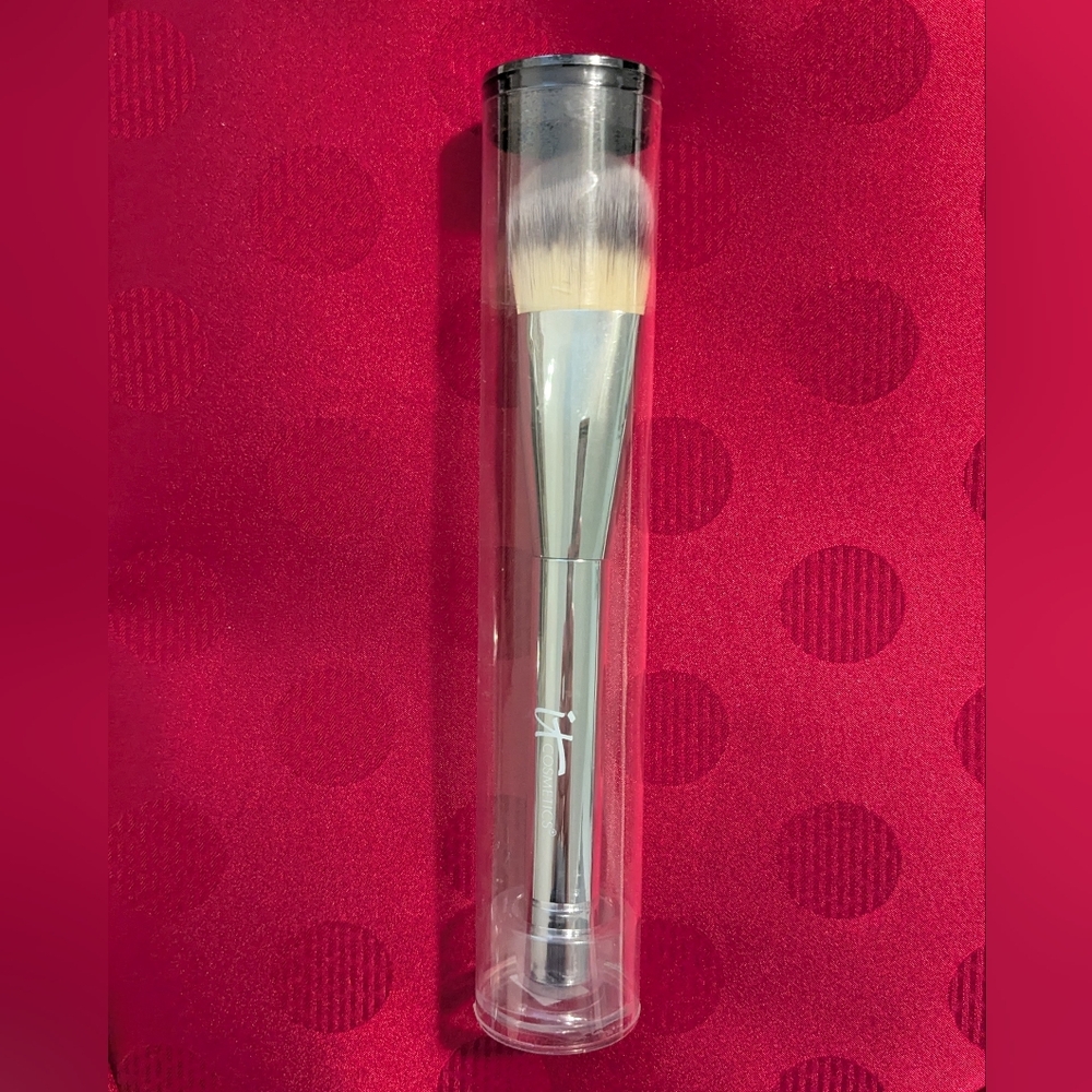 🆕 Heavenly Luxe Plush Paddle Foundation Brush From it Cosmetics